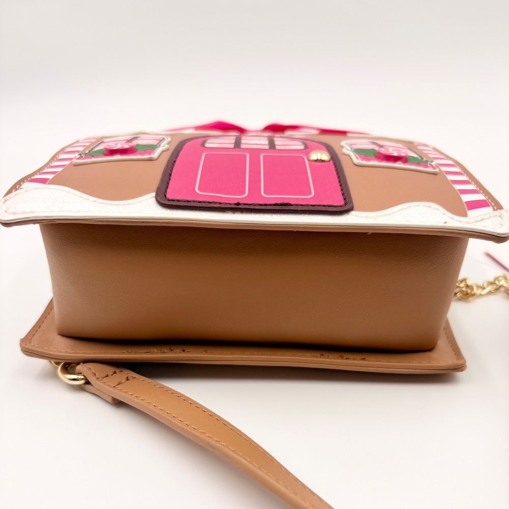 Betsey Johnson Gingerbread House Crossbody Bag Brown Pink Christmas XOHOLIDAY - Picture 5 of 13